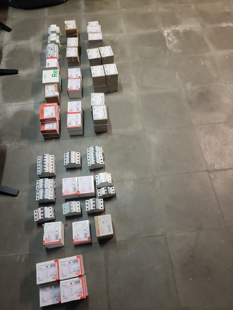 URGENT – Lot matériel électrique ABB/Hager/Legrand–NEUF PRO