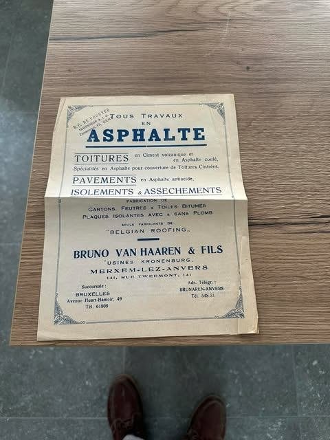 folder Bruno Van Haaren Merxem lez Anvers asphalte, Boeken, Catalogussen en Folders, Ophalen of Verzenden, Zo goed als nieuw, Folder
