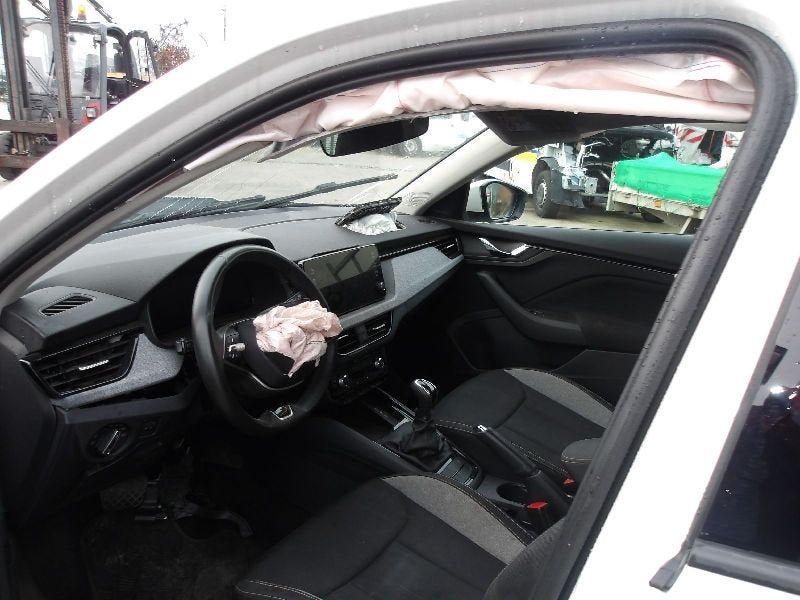 SKODA KAMIQ  BENZINE 12-24, Autos, Skoda, Autres modèles, Achat, Entreprise, Automatique
