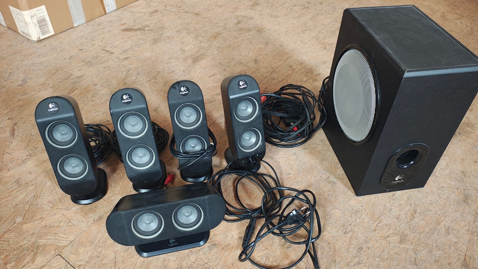 Ensemble de haut-parleurs 5.1 Logitech X-530 (70 W RMS), Enlèvement