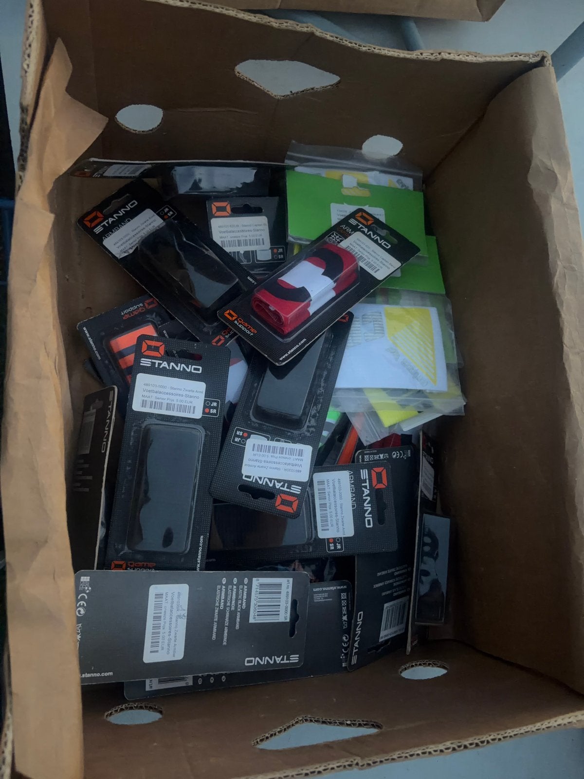 Partij armbanden voor sport of dergelijke, Ophalen