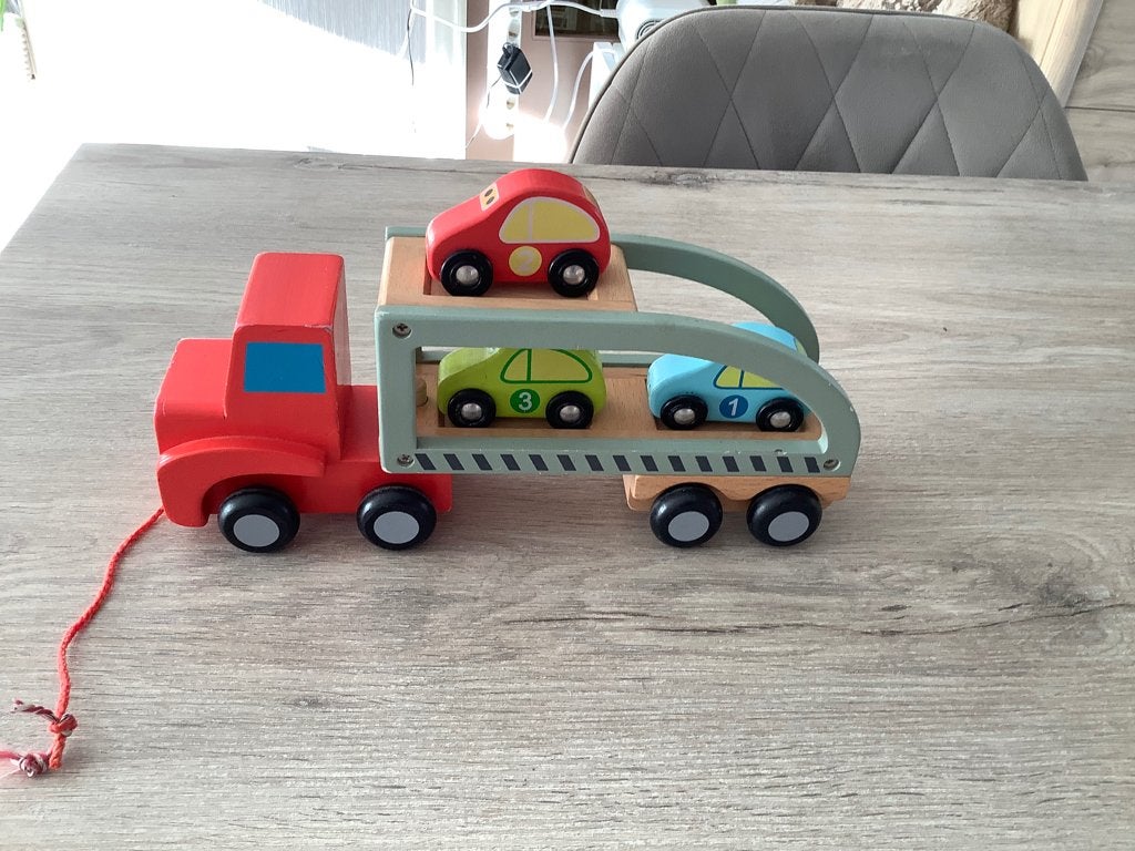 Camion jouet en bois avec voitures, Enlèvement ou Envoi, Comme neuf