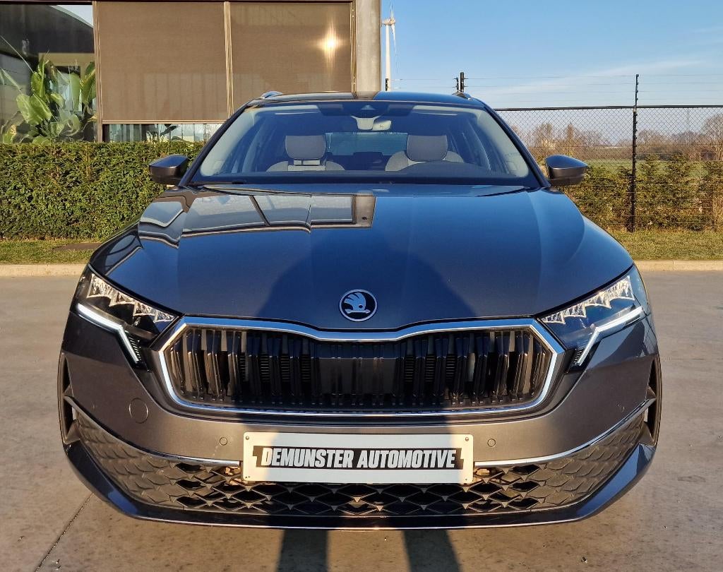 Skoda Octavia Combi Corporate/Carplay/Camera/Trekhaak/Navi, Autos, Skoda, Argent ou Gris, Achat, Euro 6, Garantie prolongée
