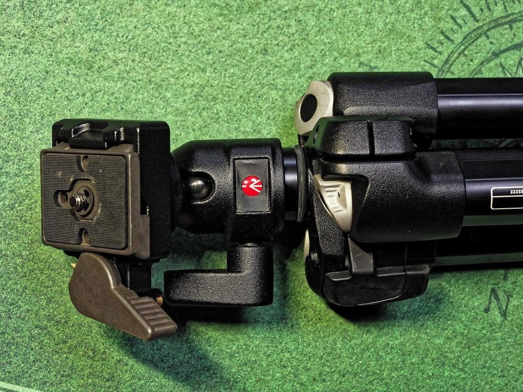 Trépied Manfrotto 7303YB avec rotule, fermeture rapide, sac, 125 à 150 cm, Enlèvement ou Envoi, Comme neuf, Avec rotule