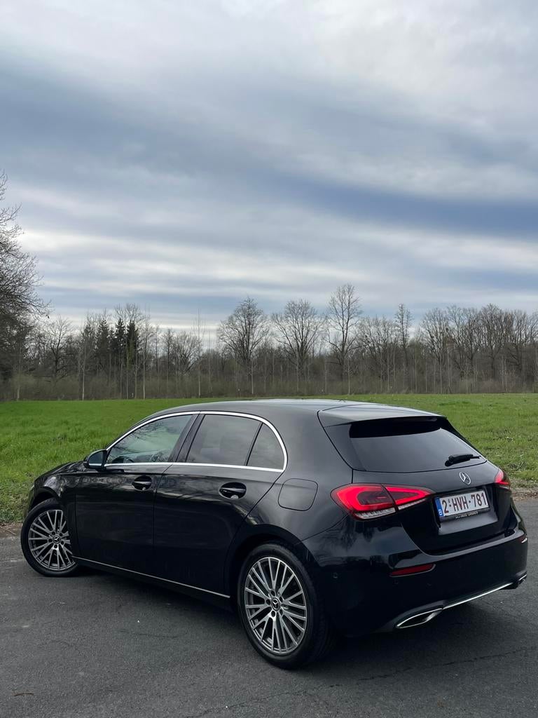 MERCEDES A180/automaat/sfeerverlichting, Auto's, Mercedes-Benz, USB, Leder en Stof, Zwart, 5 zetels