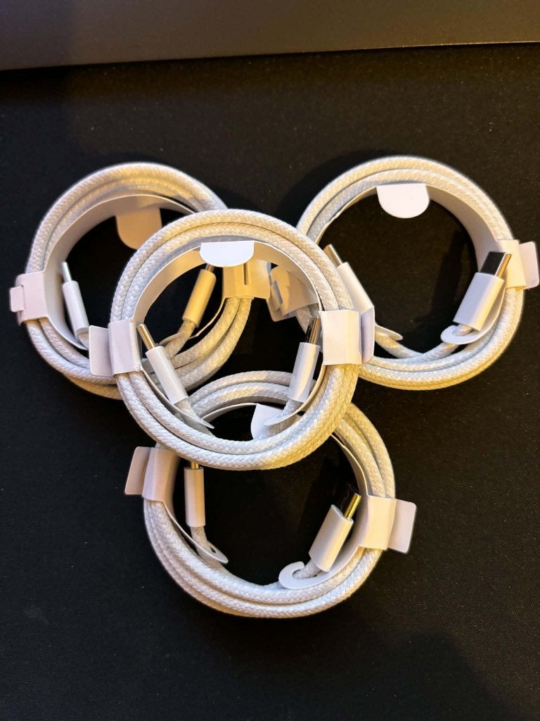 Câble de chargement USB-C de 1 m - plusieurs disponibles, Télécoms, Neuf, USB-C, Sony Ericsson, Enlèvement ou Envoi