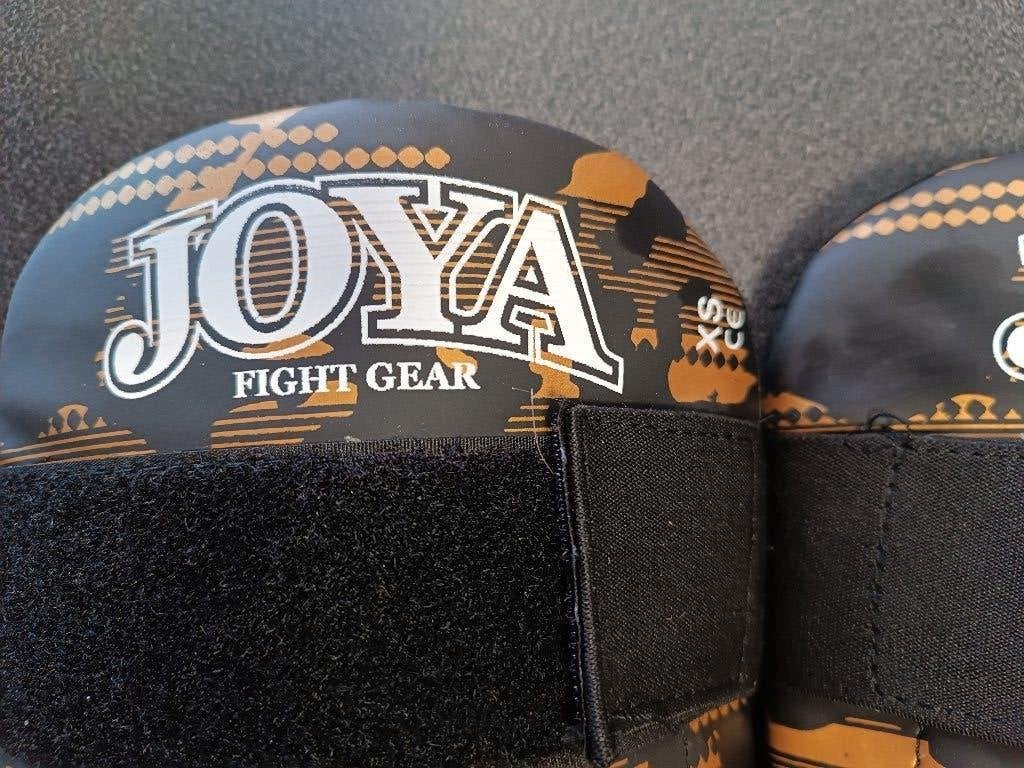 Joya scheenbeschermers Camo 2V Goud maat XS, Sports & Fitness, Neuf, Enlèvement ou Envoi, Taille XS ou plus petite, Protection pour arts martiaux