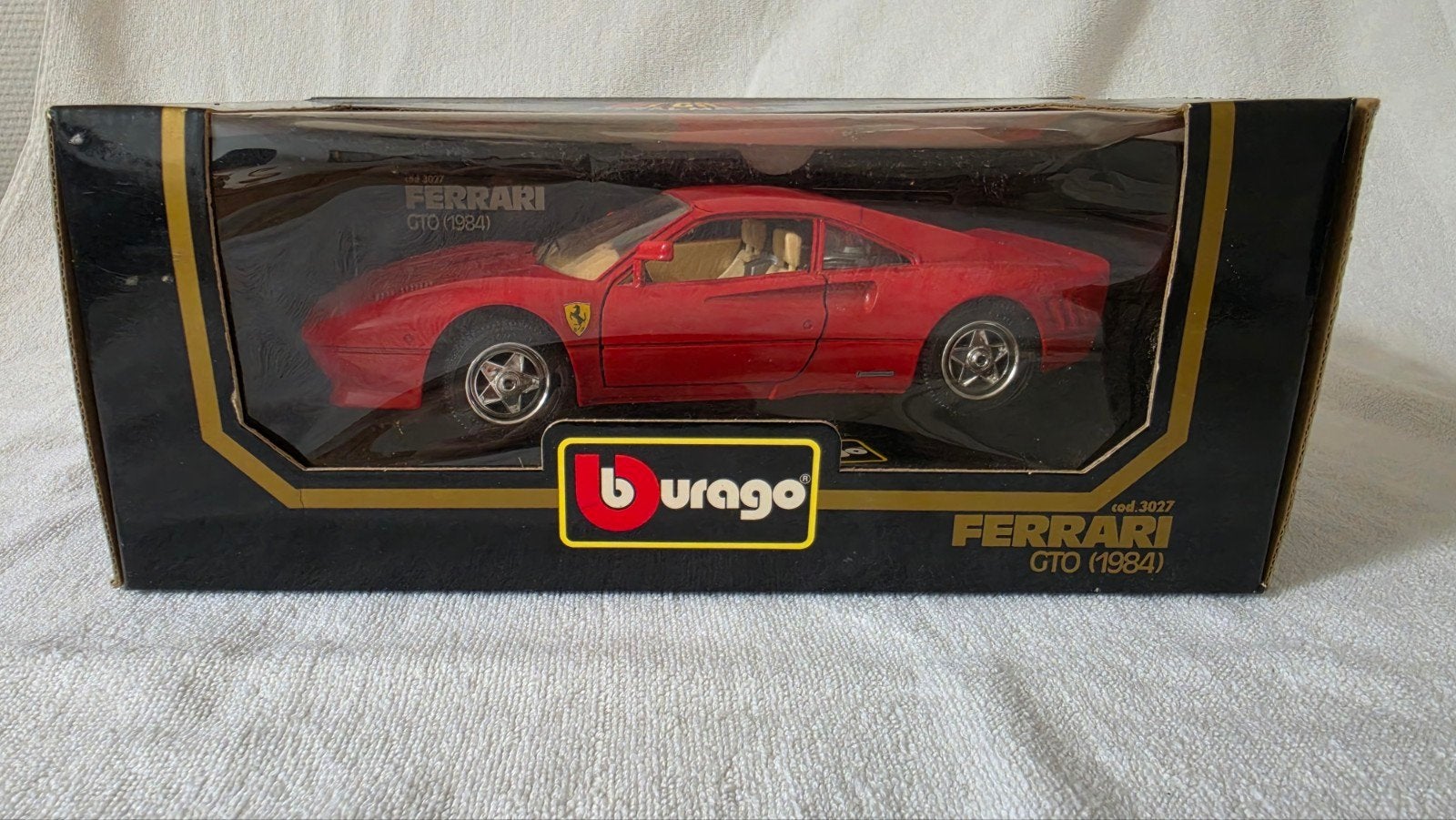 Ferrari GTO 1984 1/18, Hobby en Vrije tijd, Modelauto's | 1:18, Ophalen of Verzenden, Zo goed als nieuw, Auto, Burago