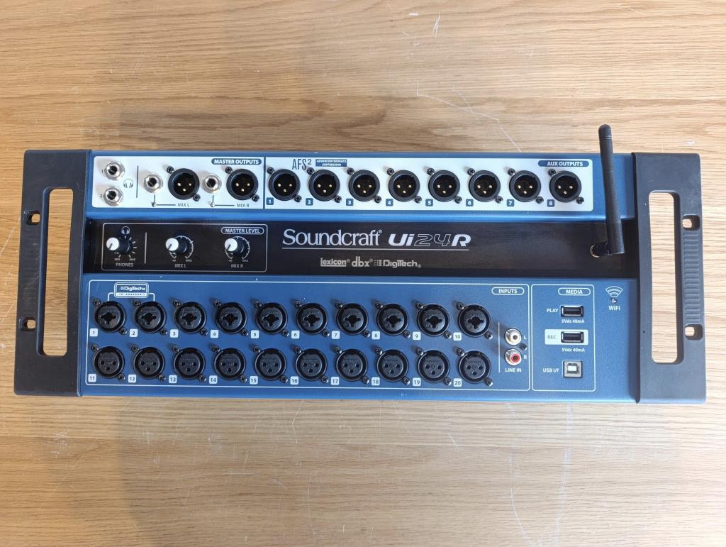 Soundcraft Ui24R | Nieuwstaat | Studio voor niet-rokers, Audio, Tv en Foto, Professionele apparaten, Ophalen of Verzenden, Zo goed als nieuw