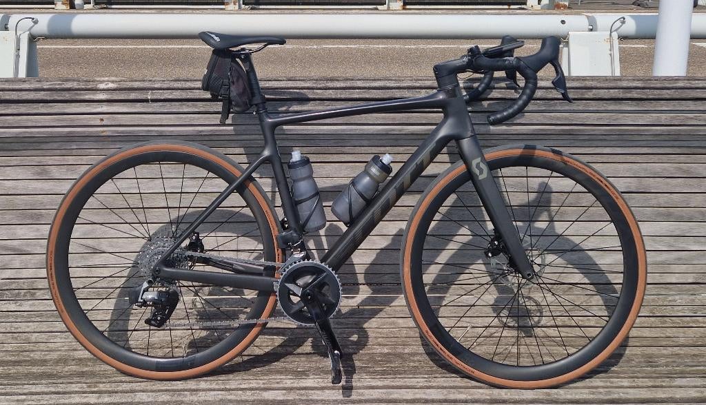 Scott Addict 10 2022 carbon roadbike Maat 54 (M), Fietsen en Brommers, 28 inch, Carbon, Heren, Zo goed als nieuw