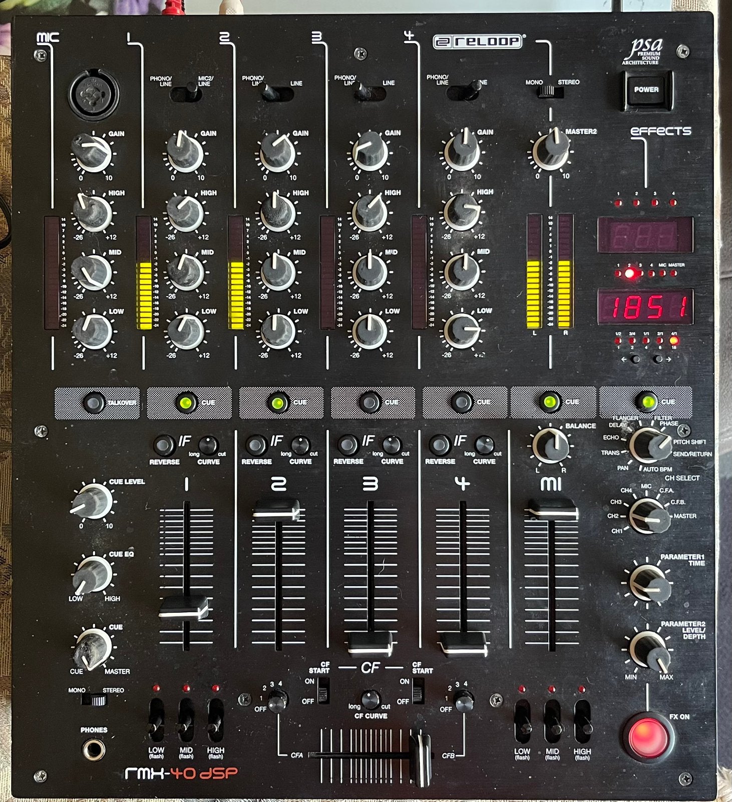 Reloop RMX-40DSP mixer in goede staat, Ophalen of Verzenden, Zo goed als nieuw, Minder dan 5 kanalen, Microfooningang