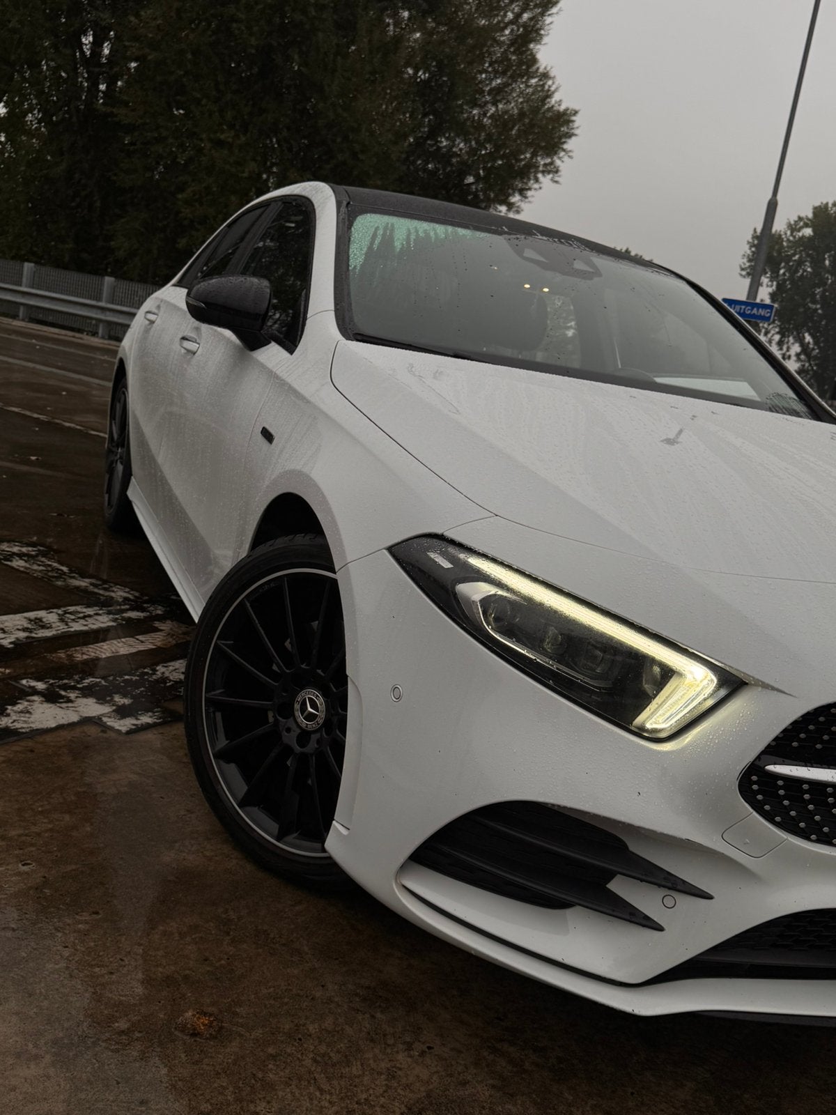 Mercedes a250e, Autos, Ordinateur de bord, Achat, Entretenue par le concessionnaire, Noir