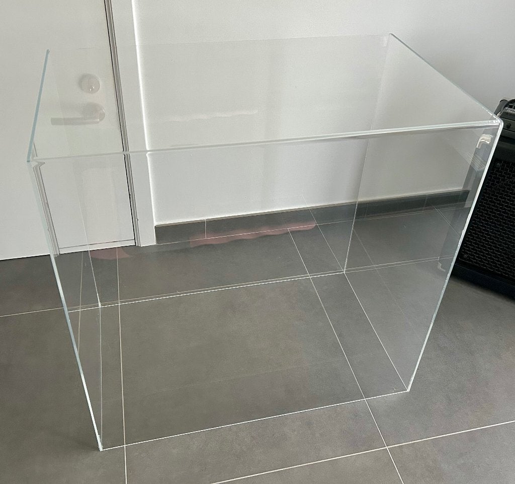 Coiffe/vitrine grande taille, Enlèvement, Comme neuf