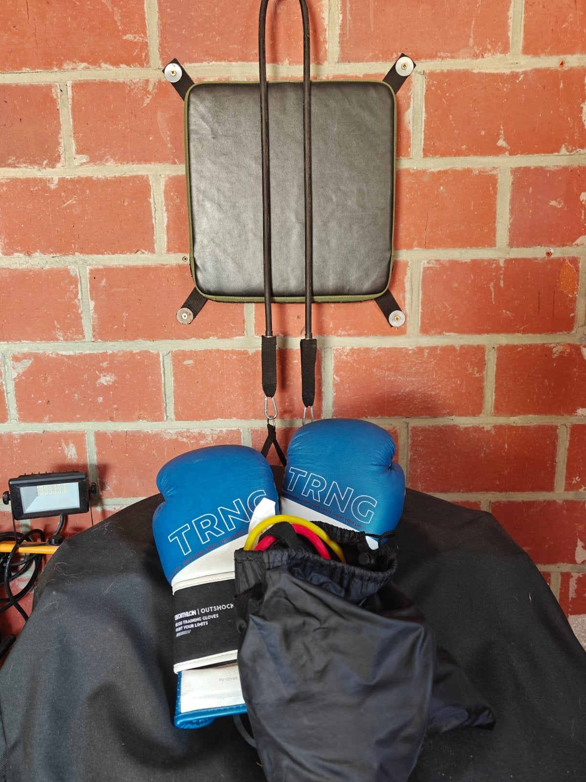 Boksmat, handschoenen en spanningsrekkers, Enlèvement, Utilisé, Sac de boxe