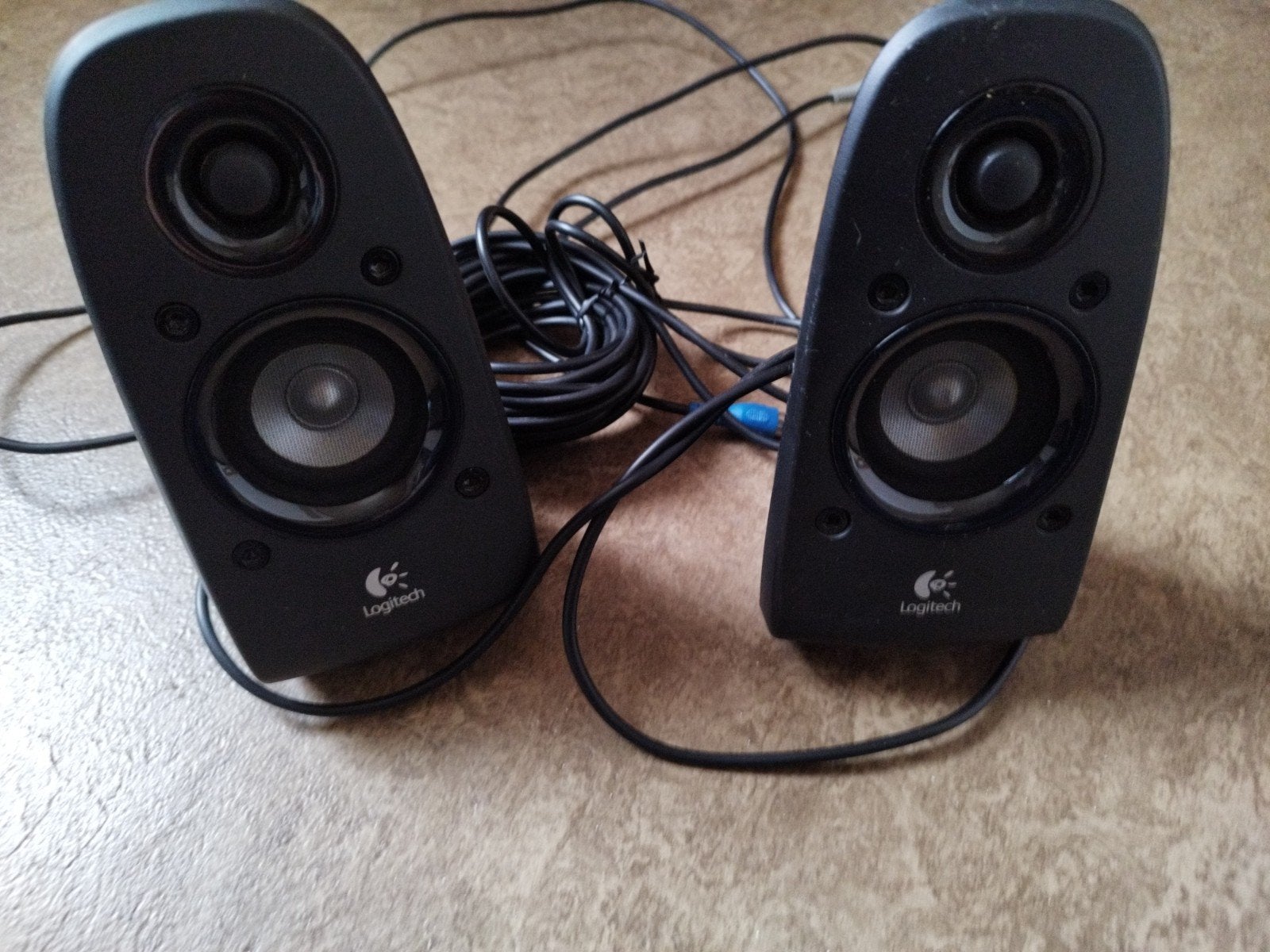 Speakers logitech, Ophalen