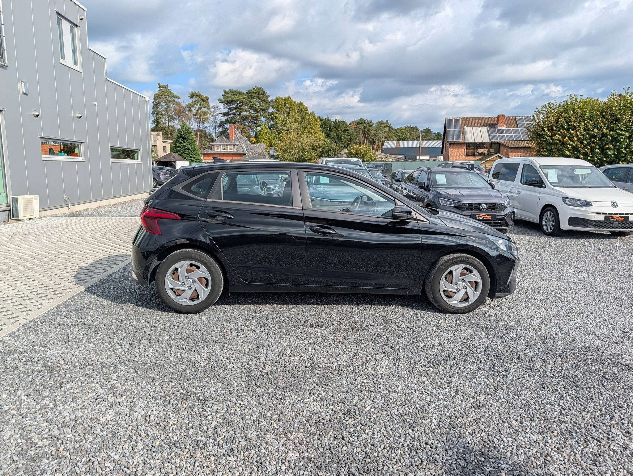 Hyundai i20 1.0 T-GDi Twist DCT | CARPLAY | CAMERA | CRUISE, Auto's, Stof, Gebruikt, Zwart, Bedrijf