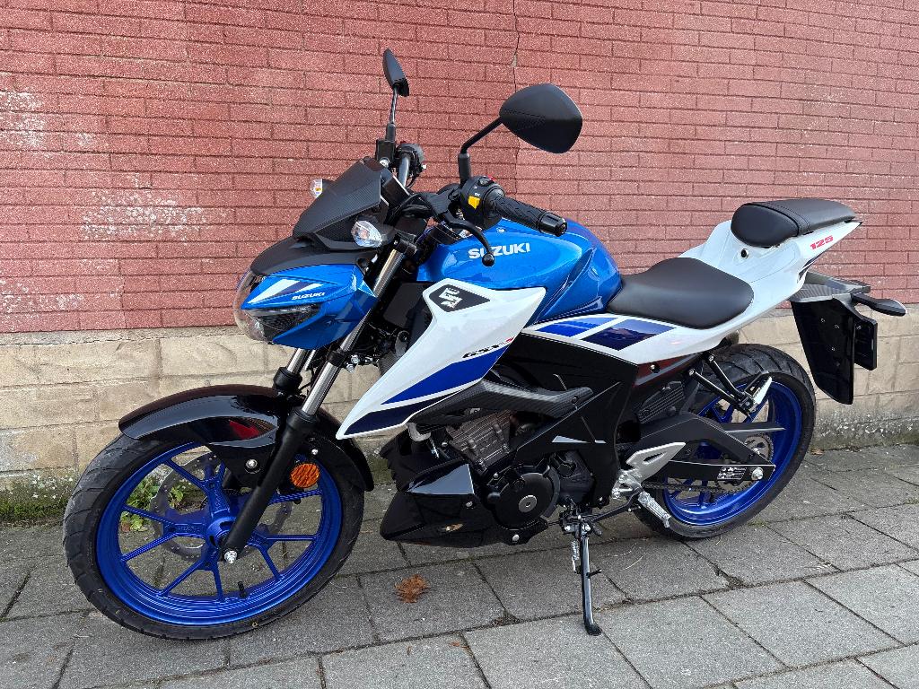 A SAISIR SUZUKI GSXS 125 NEUVE, Permis Moto A1 minimum, Éclairage LED, 1 cylindre, Manuelle