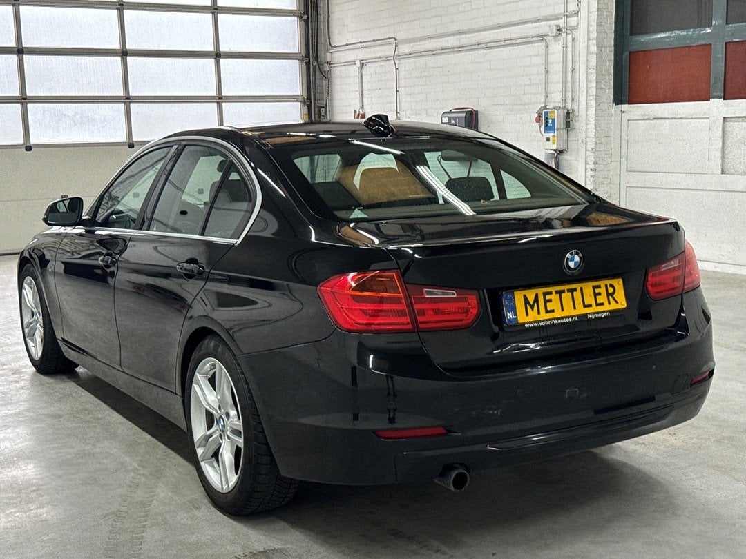 BMW 3-serie 320d EfficientDynamics Edition High Executive, Achterwielaandrijving, 4 cilinders, 109 g/km, Leder en Stof