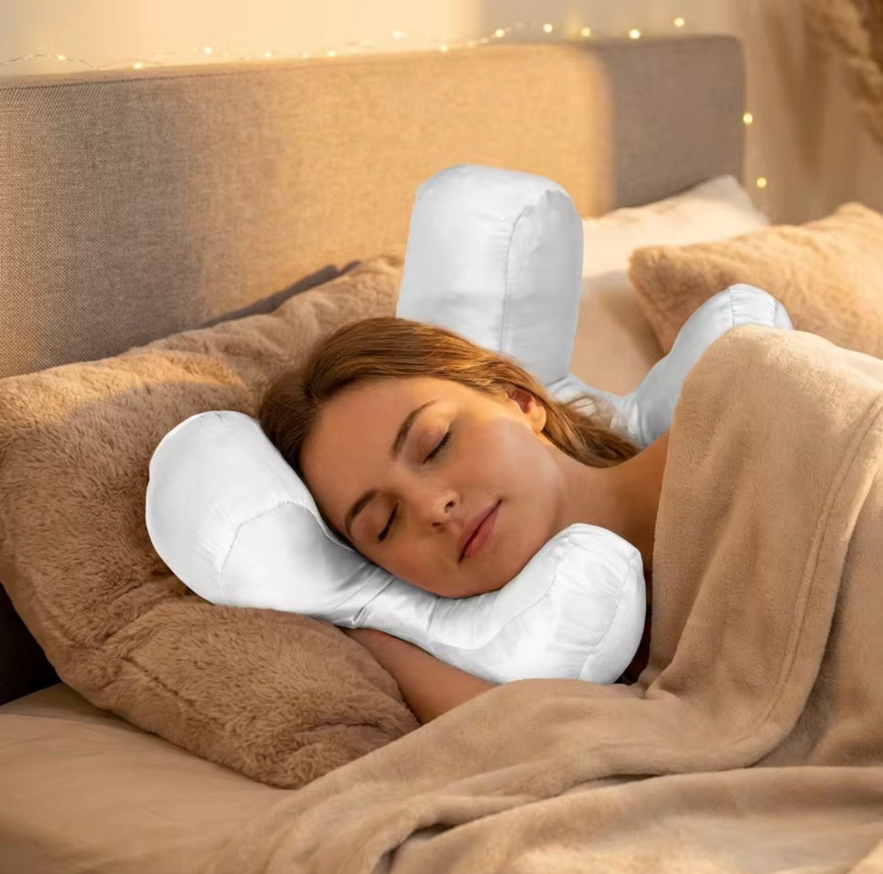 Coussin de beauté blanc satiné neuf, Neuf, Oreiller, Enlèvement ou Envoi, Une personne