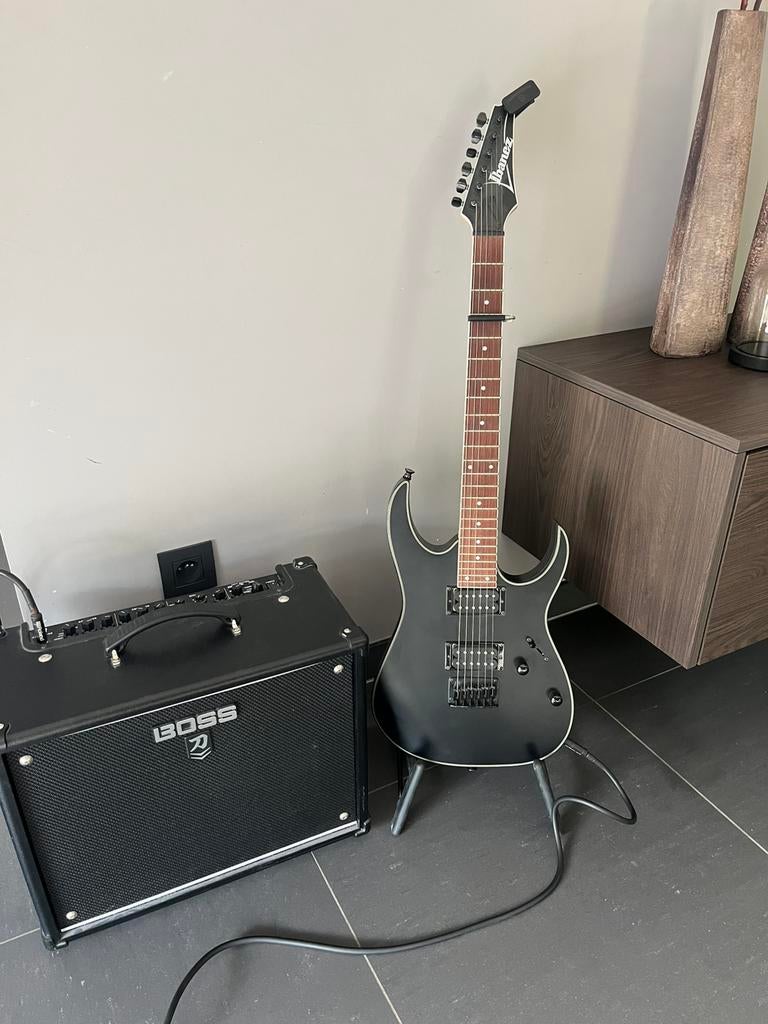 Elektrische gitaar, Ibanez RG421EX zwart met accessoires, Muziek en Instrumenten, Ophalen, Gebruikt, Ibanez, Met versterker