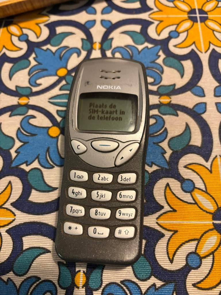 Vintage Nokia gsm te koop, Enlèvement, Utilisé, Argent, Clavier physique