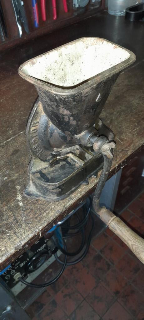 Vleesmolen, Enlèvement