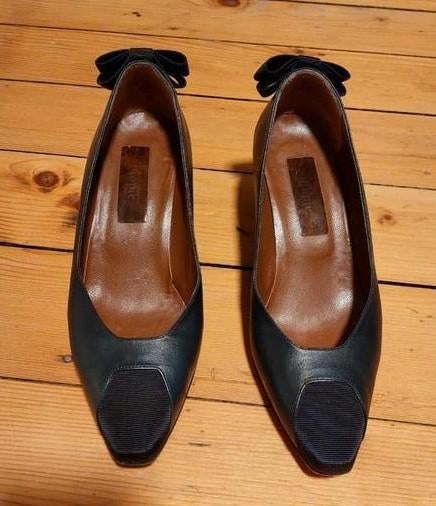 Elegante hakschoen donkerblauw mt37, Blauw, Ophalen of Verzenden, Utopie, Schoenen met hoge hakken