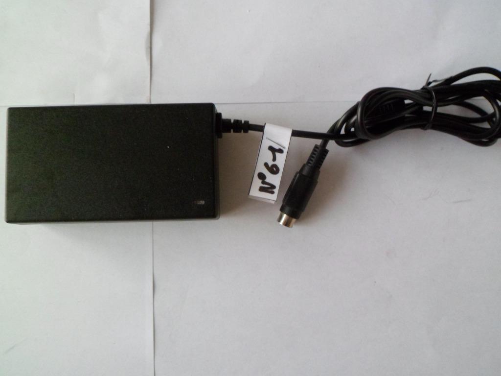 Chargeur adaptateur secteur FSP Group 100-240VAC=>12.0VDC/5., Enlèvement ou Envoi, Comme neuf