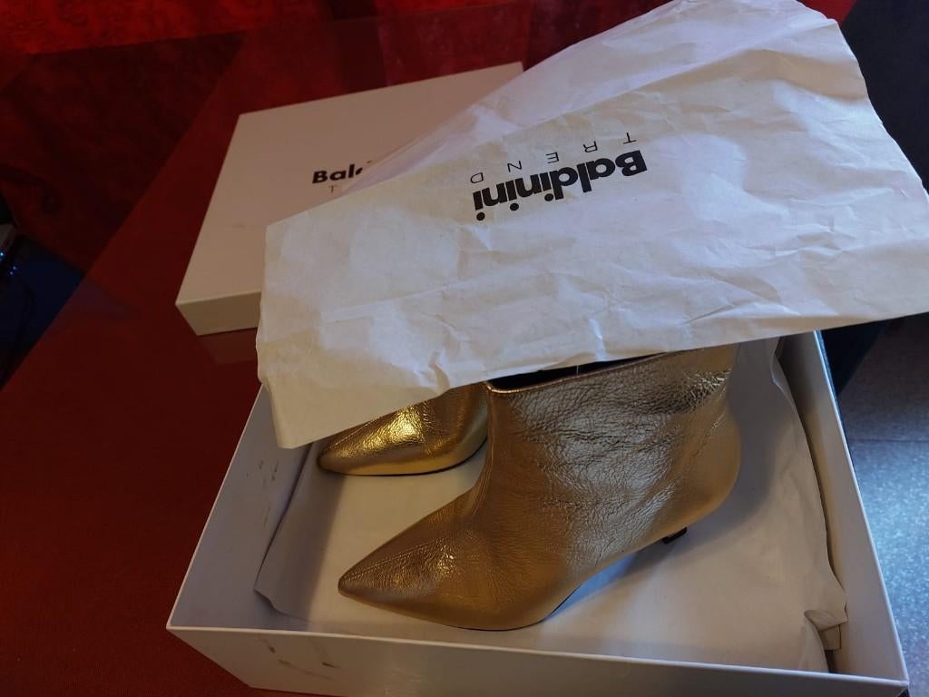 Italian Designer Shoes Collection, Ophalen of Verzenden, Zo goed als nieuw