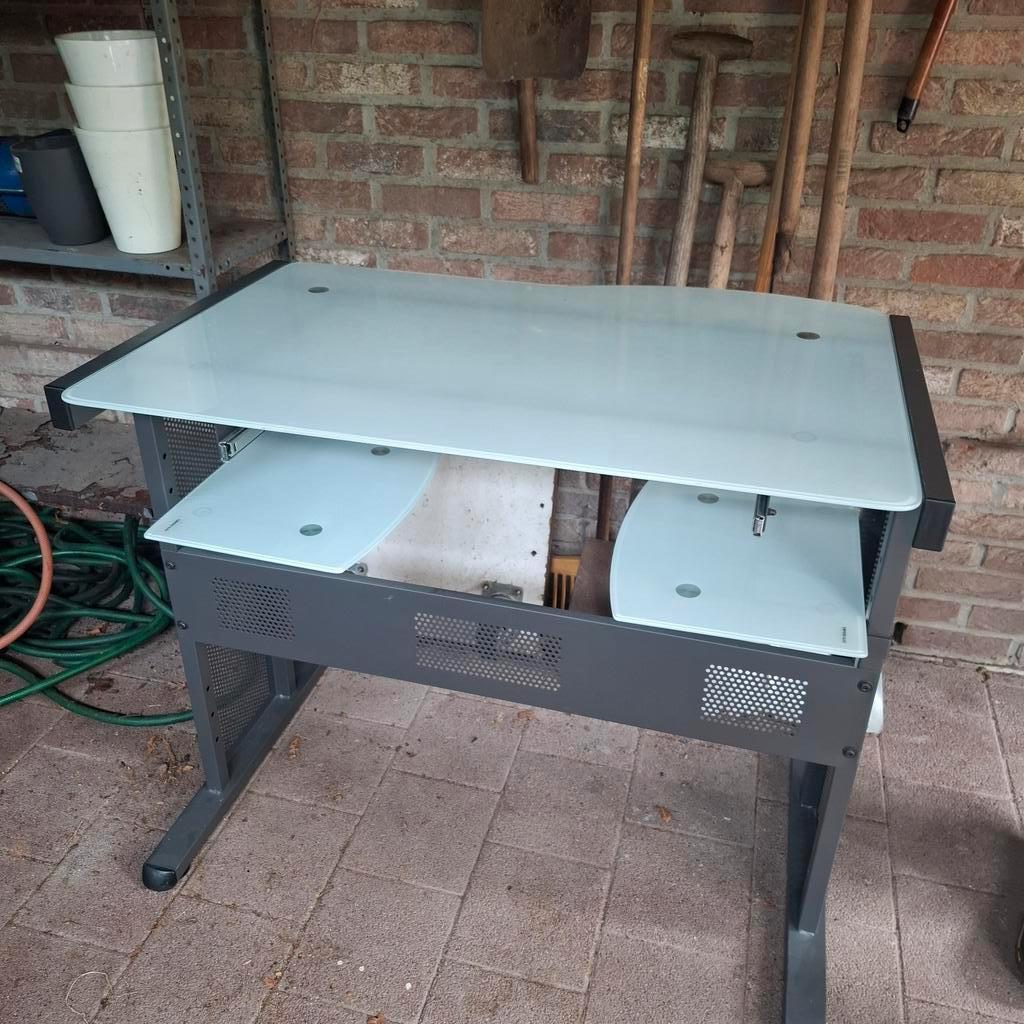 Bureau en métal gris et verre sablé, Enlèvement, Utilisé, Gris, Verre