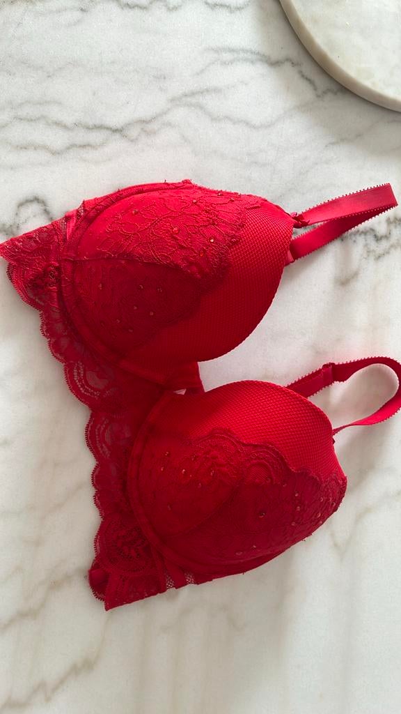 Soutien rouge eur 80F, Rouge