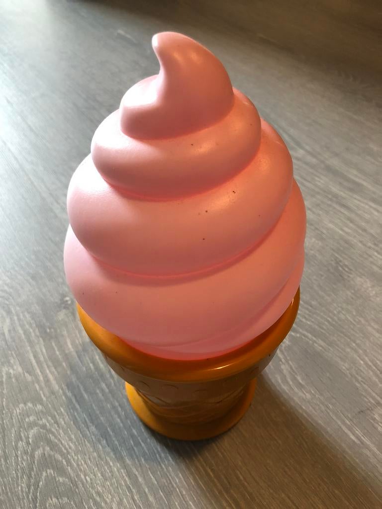 Lamp in de vorm van een ijsje, Huis en Inrichting, Ophalen, Zo goed als nieuw, Kunststof