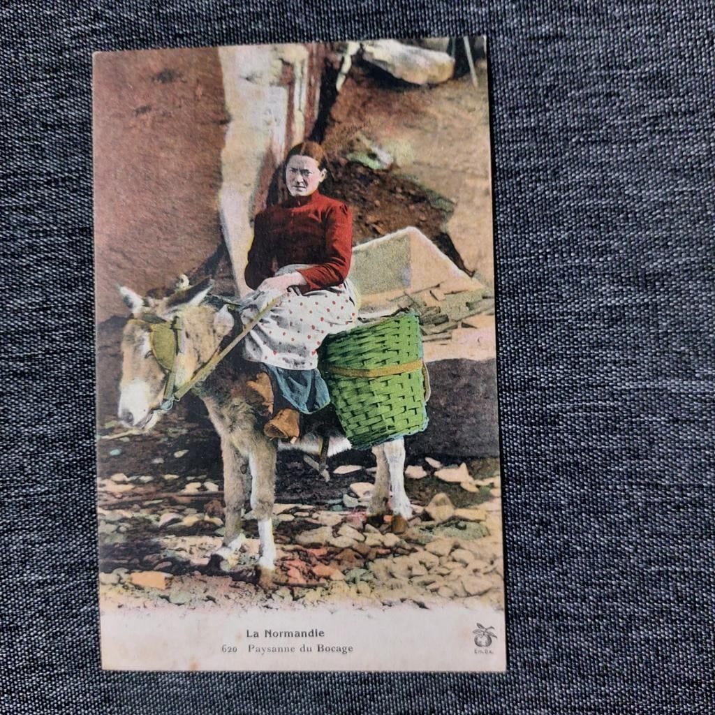 Gelopen postkaart: La Normandie (Paysanne), Enlèvement ou Envoi