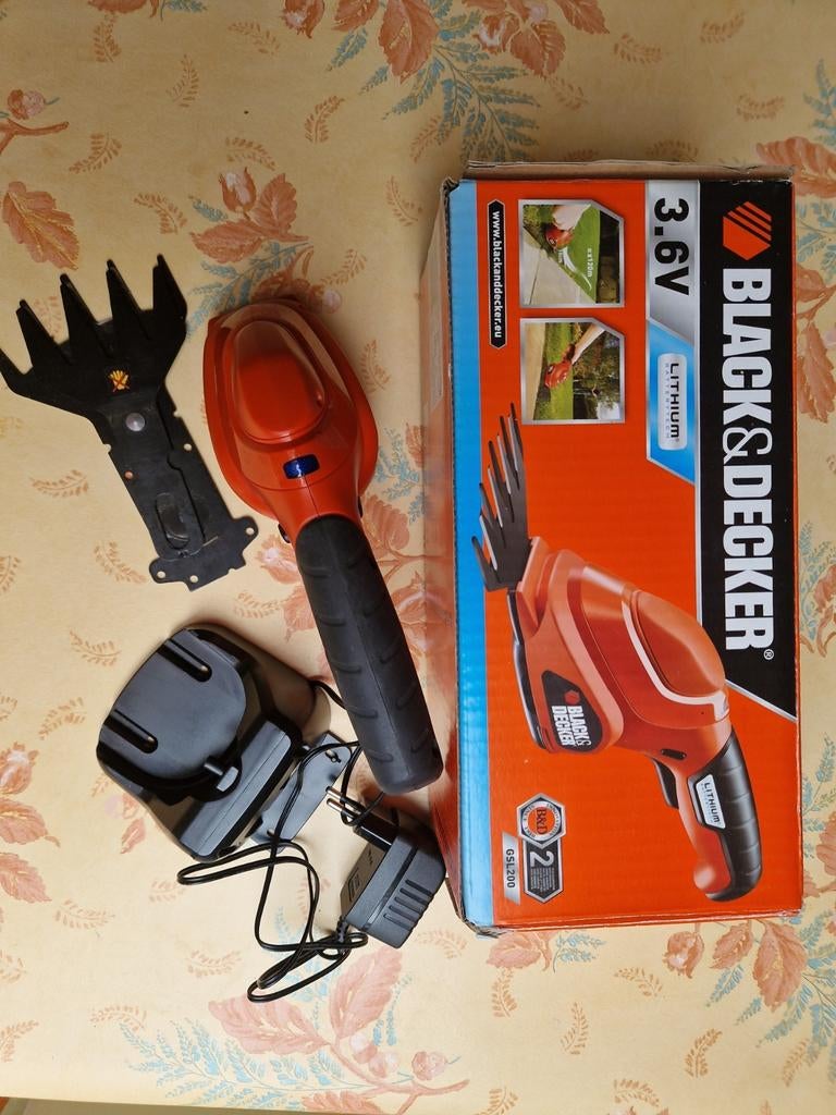 Grasschaar Black&Decker, Tuin en Terras, Ophalen, Zo goed als nieuw