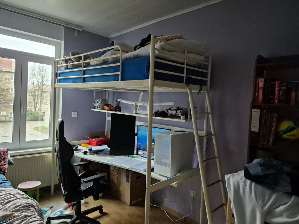 Twee hemelbedden in zeer goede staat, Ophalen