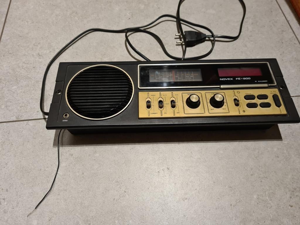 Radio rétro avec horloge Novex, Hong Kong, années 1980, Enlèvement ou Envoi, Comme neuf, Radio