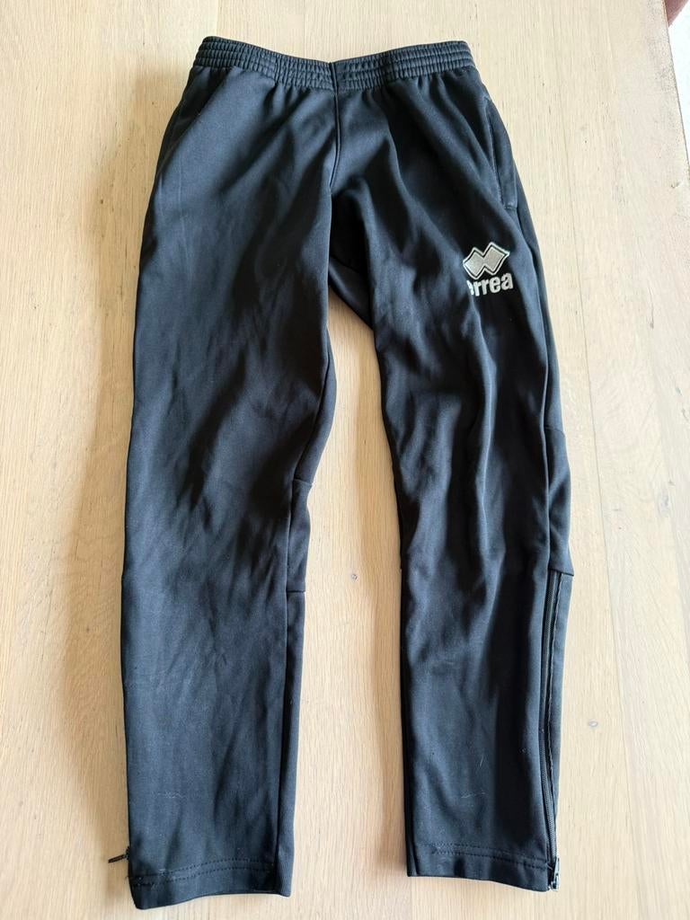 Trainingsbroek maat yxs (122-128), Ophalen of Verzenden, Zo goed als nieuw