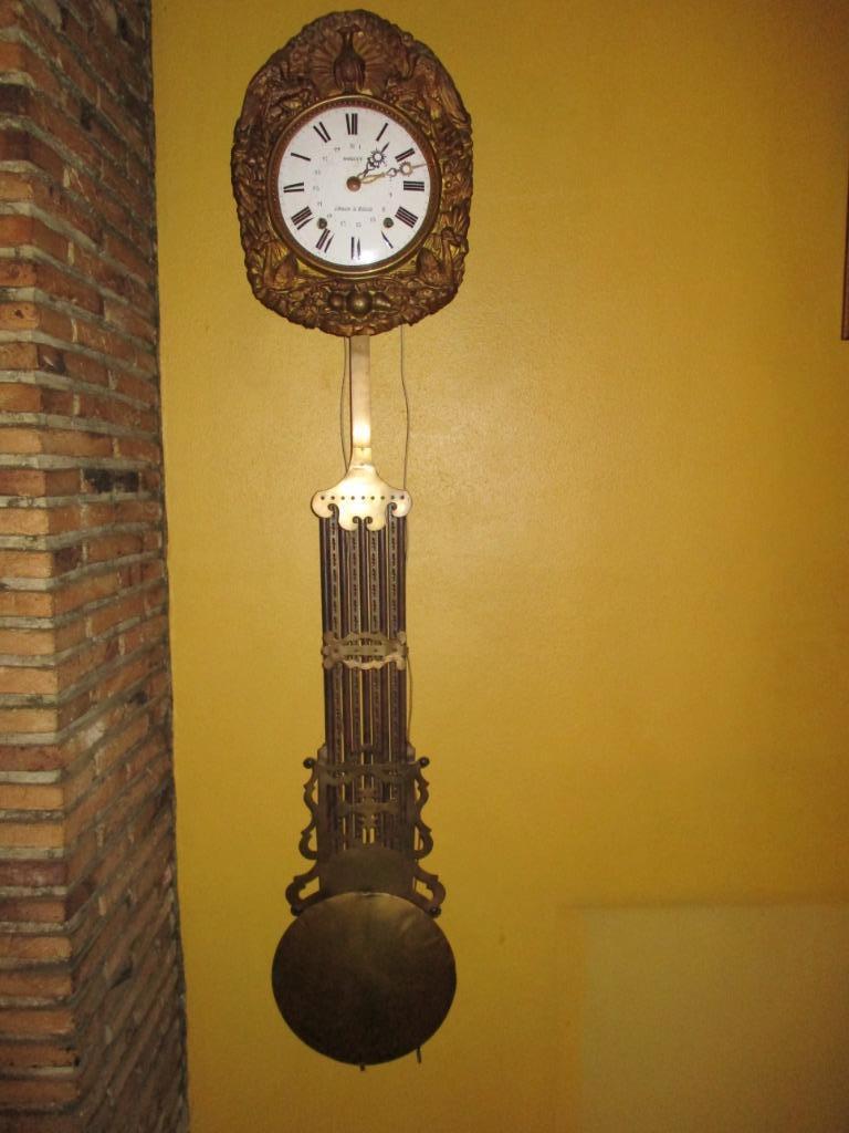 Horloge suspendue avec pendule, Enlèvement