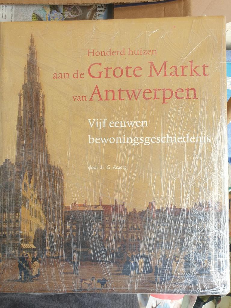 G. Asaert - Cent maisons sur la Grote Markt d'Anvers, Enlèvement ou Envoi, Comme neuf, G. Asaert