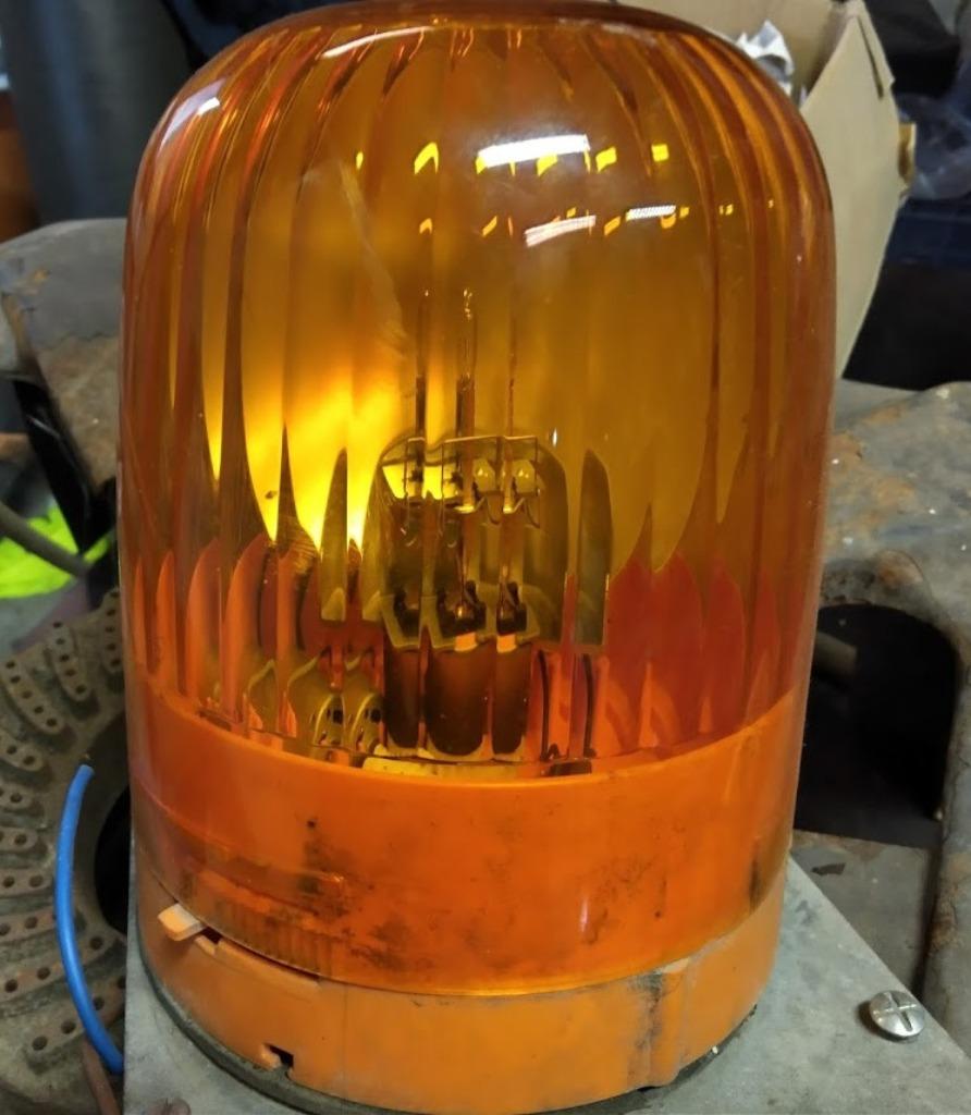 Weinig gebruikt 1 jaar oud zwaailicht HELLA 12V, Auto-onderdelen, Verlichting, Ophalen, Gebruikt