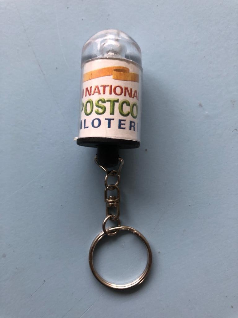 Sleutelhanger met niet werkend lampje Postcode loterij, Verzamelen, Ophalen of Verzenden, Gebruikt, Overige typen