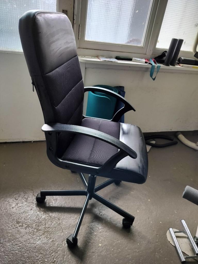 IKEA bureaustoel, nauwelijks gebruikt, Huis en Inrichting, Ophalen, Zwart, Zo goed als nieuw, Bureaustoel