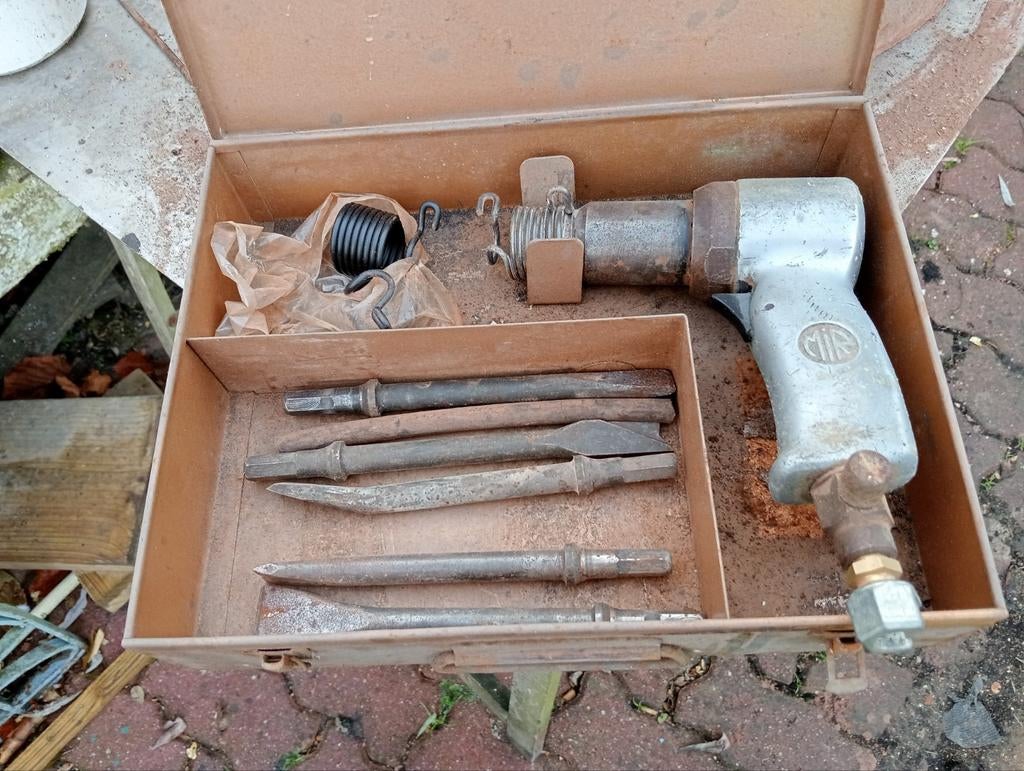 Outillage pneumatique  ( burineur et cliquet, Enlèvement ou Envoi