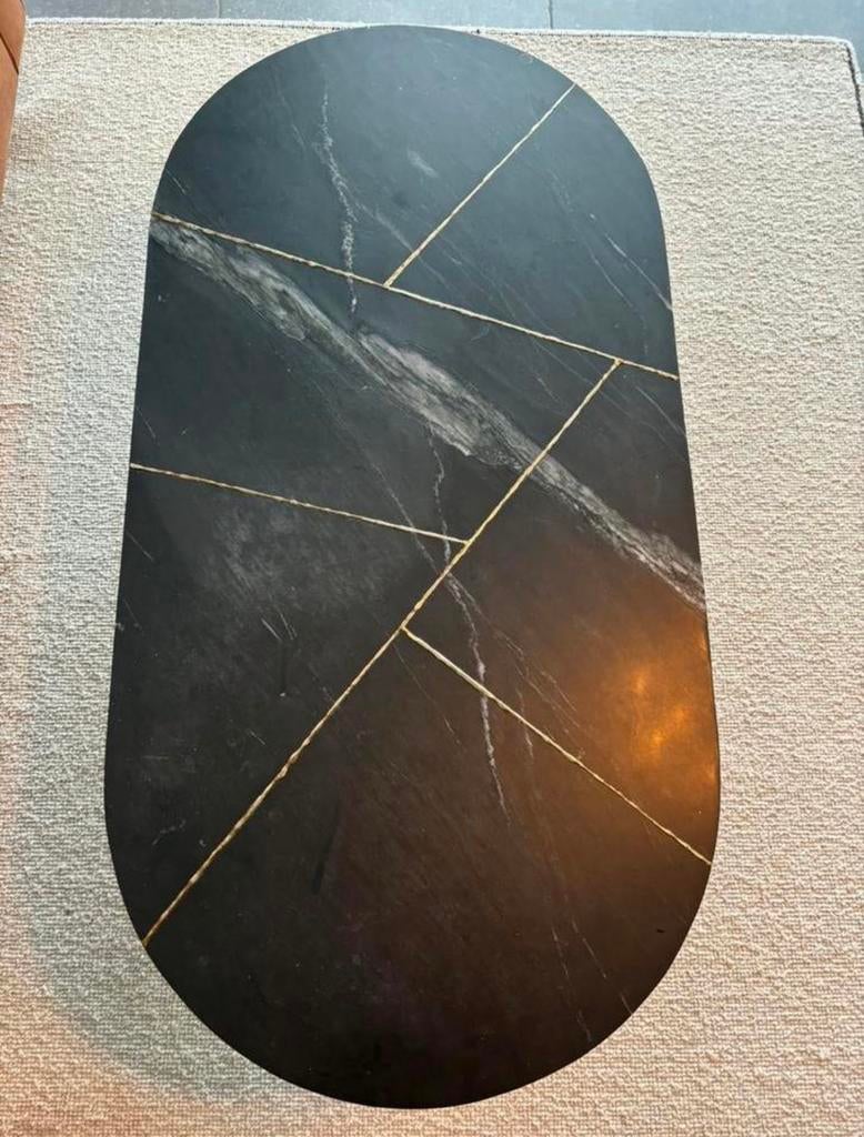 Marmeren salontafel met gouddetail, Huis en Inrichting, Ophalen, Overige materialen, 50 tot 100 cm, 100 tot 150 cm