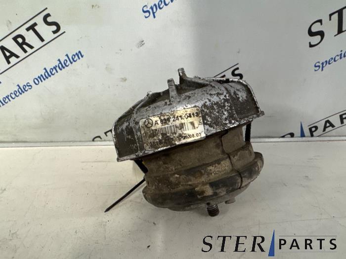 Support moteur d'un Mercedes Vito, Enlèvement ou Envoi, 3 mois de garantie, Utilisé, Mercedes-Benz