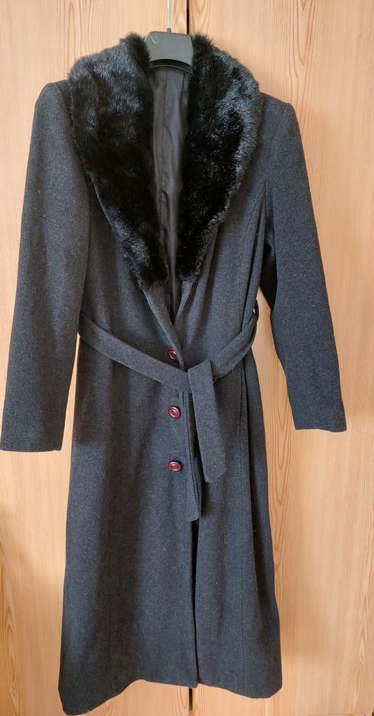 Manteau gris taille 40 c'est pa nouveau me bonne état, Ophalen, Zo goed als nieuw, Grijs