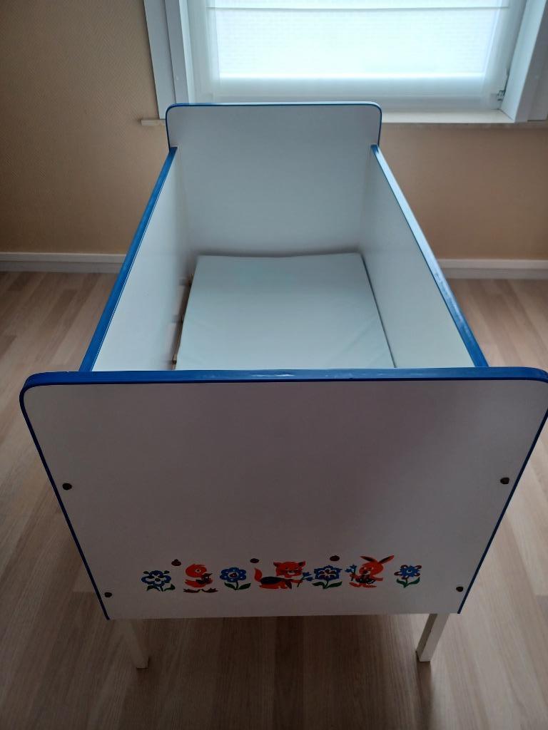 Kinderbedje + lattenbodem + matras met wasbare hoes, Moins de 70 cm, Utilisé, Moins de 140 cm, Enlèvement