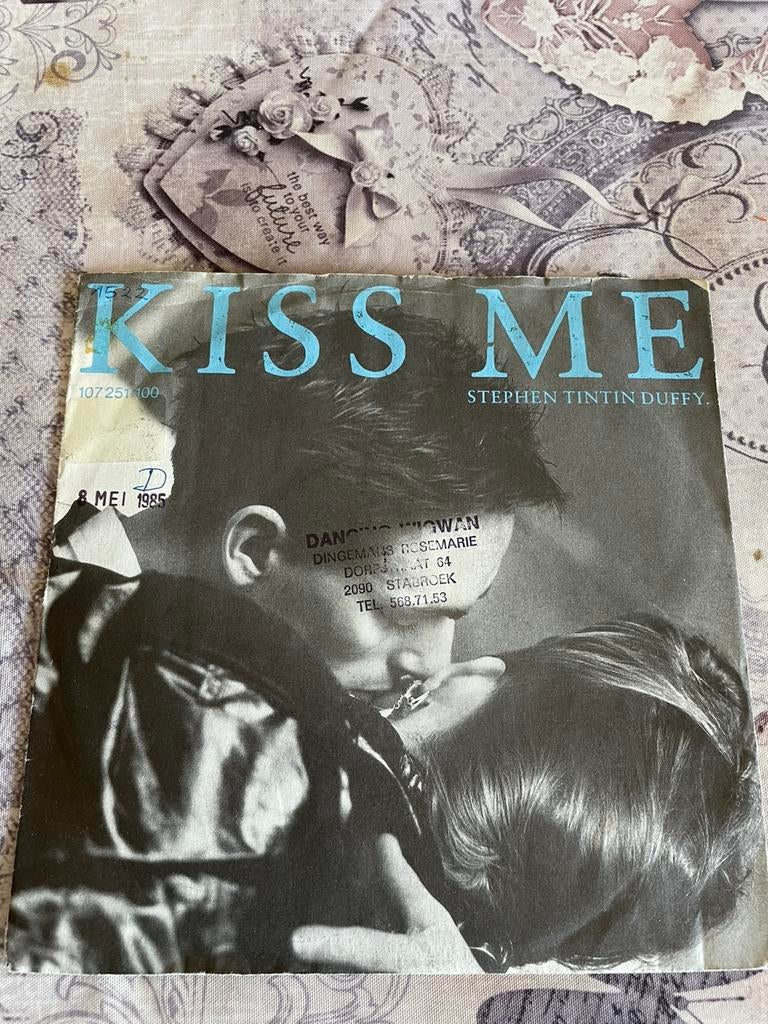 Stephen tintin duffy - kiss me, Enlèvement ou Envoi