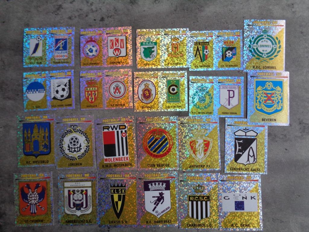 AUTOCOLLANTS PANINI FOOTBALL 98, 22 BADGES 1998, Envoi, Comme neuf