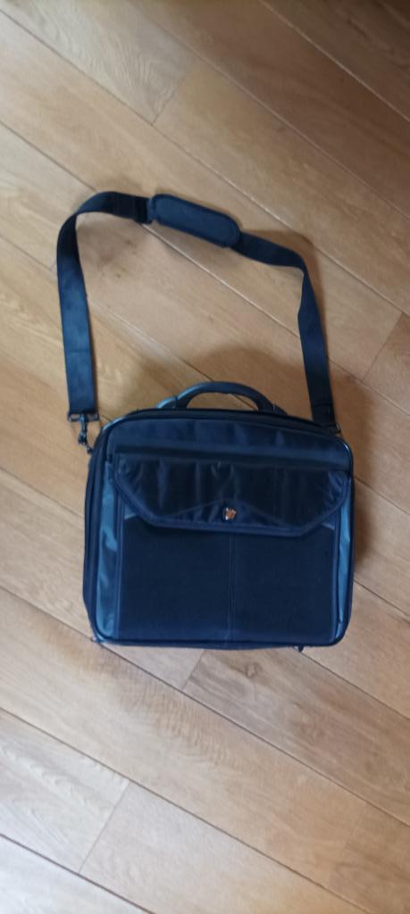 Laptop/laptoptas van het merk Targus - perfecte staat, Computers en Software, Laptoptassen, Gebruikt, Schoudertas, 16 inch, Ophalen of Verzenden